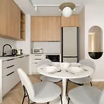 Апартаменты Beige In With Parking And Air Conditioned Living By Renters Познань