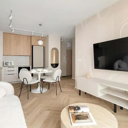 Апартаменты Beige In With Parking And Air Conditioned Living By Renters *