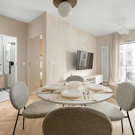 Appartamento Beige In With Parking And Air Conditioned Living By Renters Poznań