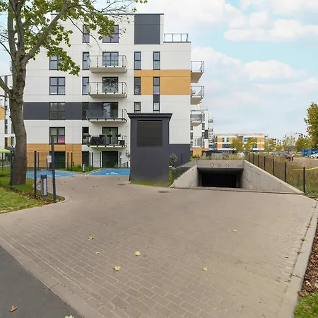 Beige In With Parking And Air Conditioned Living By Renters Poznań