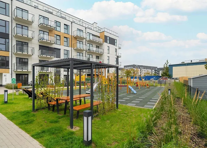 Beige In With Parking And Air Conditioned Living By Renters Poznań